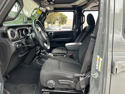 Certified 2018 Jeep Wrangler Unlimited Sahara image 17