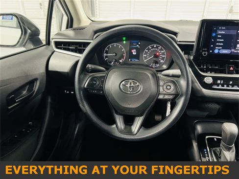 Used 2023 Toyota Corolla LE image 5