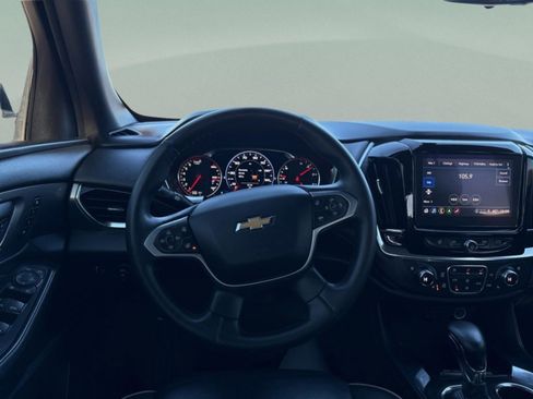 Used 2023 Chevrolet Traverse Premier image 10