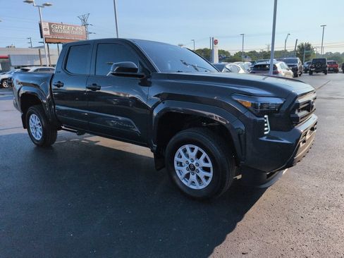 Used 2026 Toyota Tacoma SR5 AWD/4WD image 7
