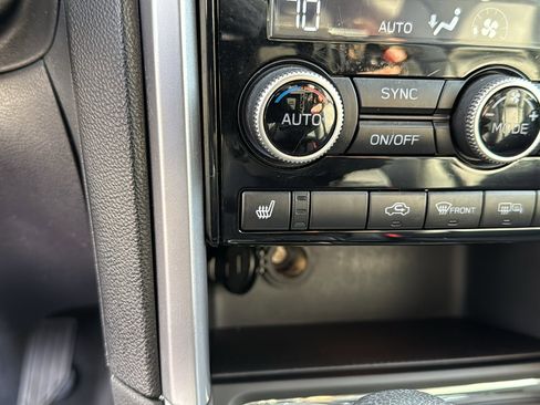 Used 2022 Subaru Ascent Limited image 20