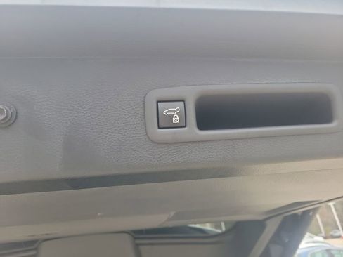 Used 2023 Toyota Sienna XLE w/ XLE Plus Package image 38