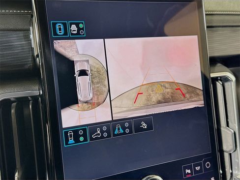 Used 2025 GMC Acadia Elevation image 11