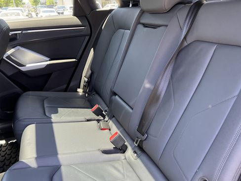 Used 2020 Audi Q3 2.0T Premium w/ Convenience Package AWD/4WD image 33