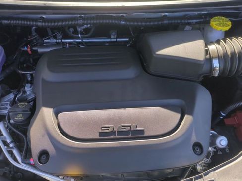 New 2026 Chrysler Pacifica Select image 25