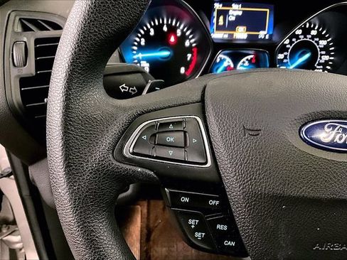 Used 2017 Ford Escape SE w/ SE Cold Weather Package AWD/4WD image 17