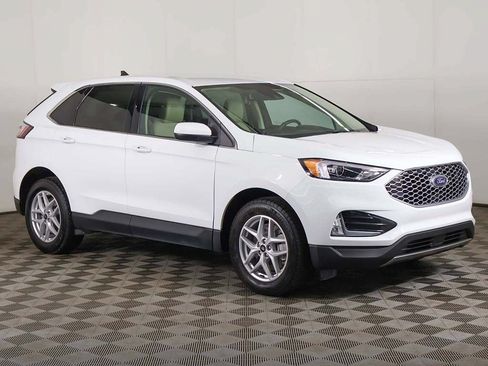 Used 2023 Ford Edge SEL w/ Convenience Package AWD/4WD image 2