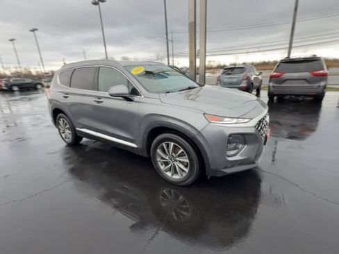 Used 2019 Hyundai Santa Fe SEL image 2