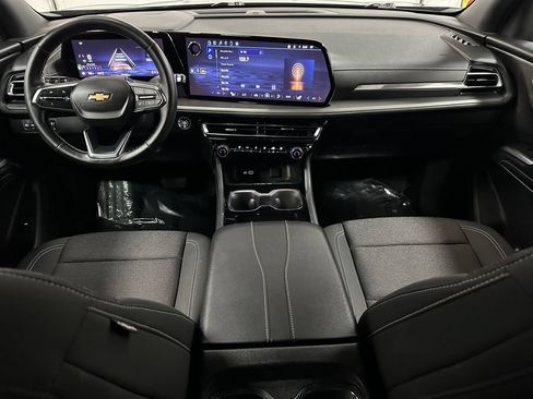 Used 2025 Chevrolet Traverse LT AWD/4WD image 25