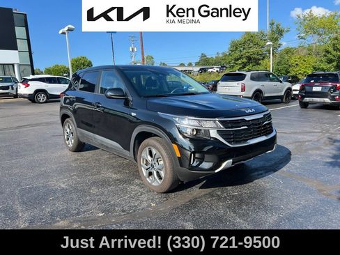 Certified 2025 Kia Seltos LX AWD/4WD image 3