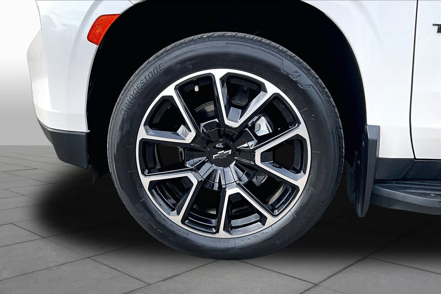 Used 2022 Chevrolet Tahoe RST w/ Luxury Package RWD image 9