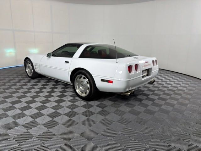 Used 1993 Chevrolet Corvette Coupe RWD image 35