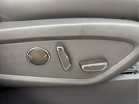 Used 2019 Lincoln Nautilus Select FWD image 45
