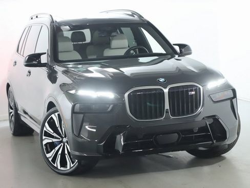 Used 2025 BMW X7 M60i image 2
