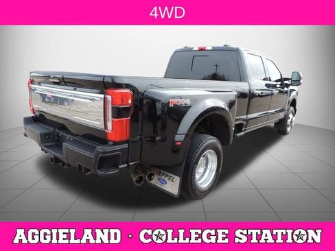 Used 2023 Ford F350 Platinum w/ FX4 Off-Road Package image 4