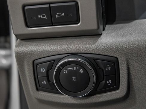 Used 2018 Ford F150 Lariat image 29