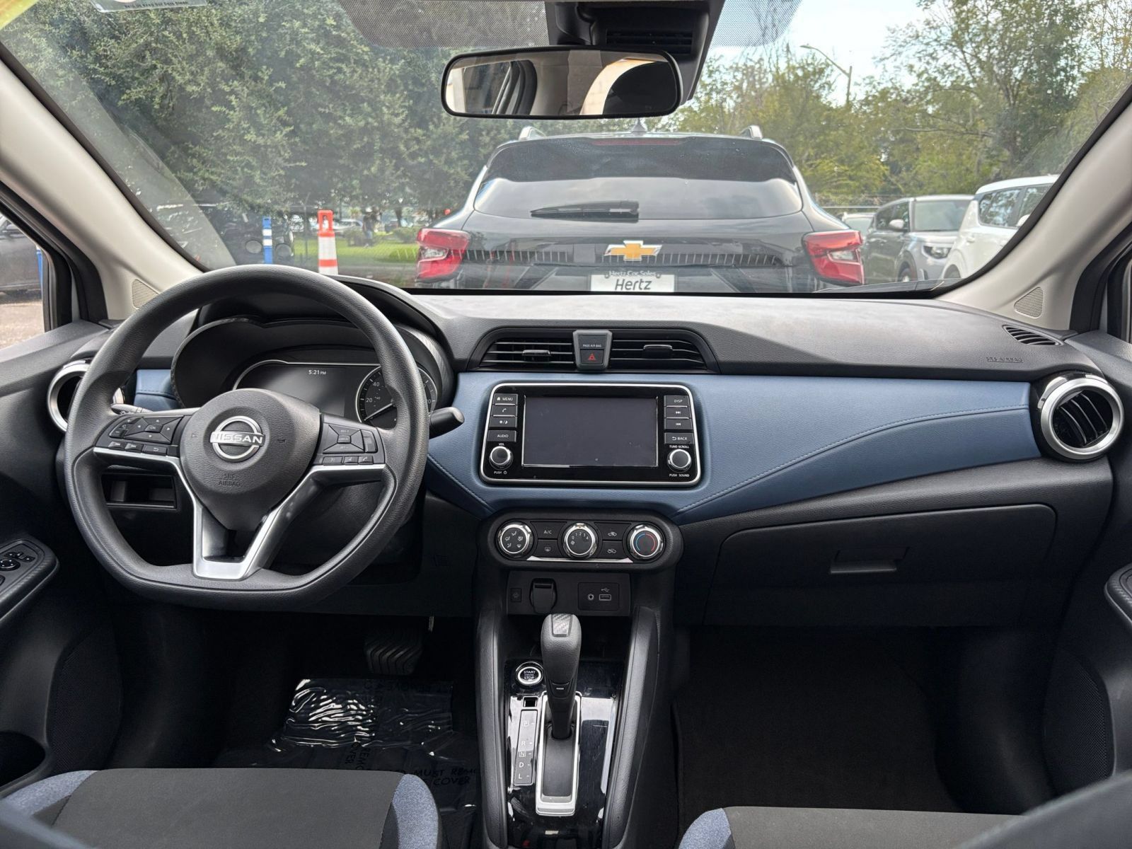 Used 2025 Nissan Versa SV FWD image 30