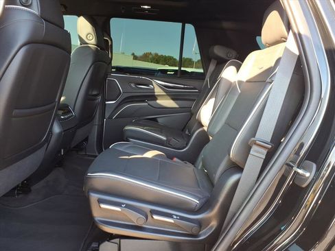 Used 2022 Cadillac Escalade Sport image 6