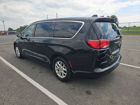 Used 2023 Chrysler Voyager LX FWD image 11