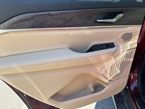 Used 2024 Jeep Grand Cherokee L Limited w/ Luxury Tech Group II image 26