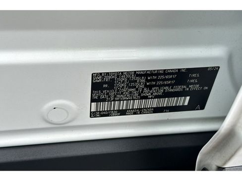 Certified 2024 Toyota RAV4 LE AWD/4WD image 33