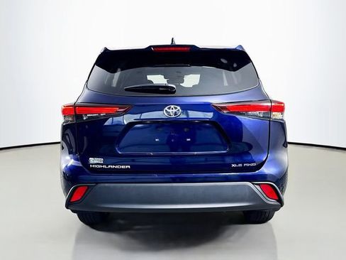 Used 2025 Toyota Highlander XLE AWD/4WD image 7