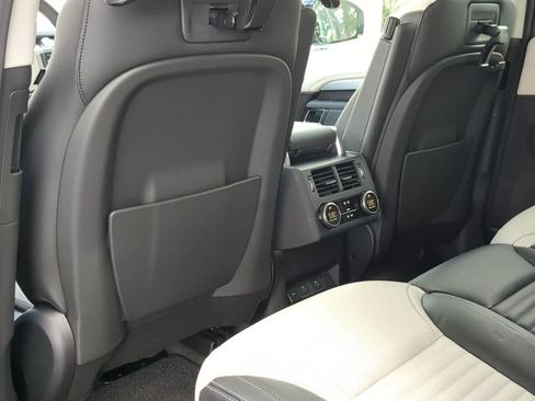 New 2026 Land Rover Discovery Limited Edition AWD/4WD image 19