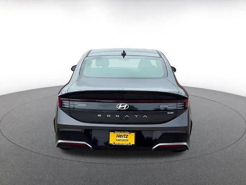Used 2025 Hyundai Sonata SEL FWD image 10