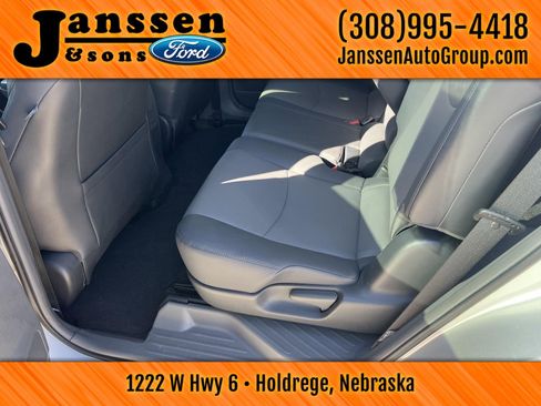 Used 2014 Toyota Prius V Five image 10