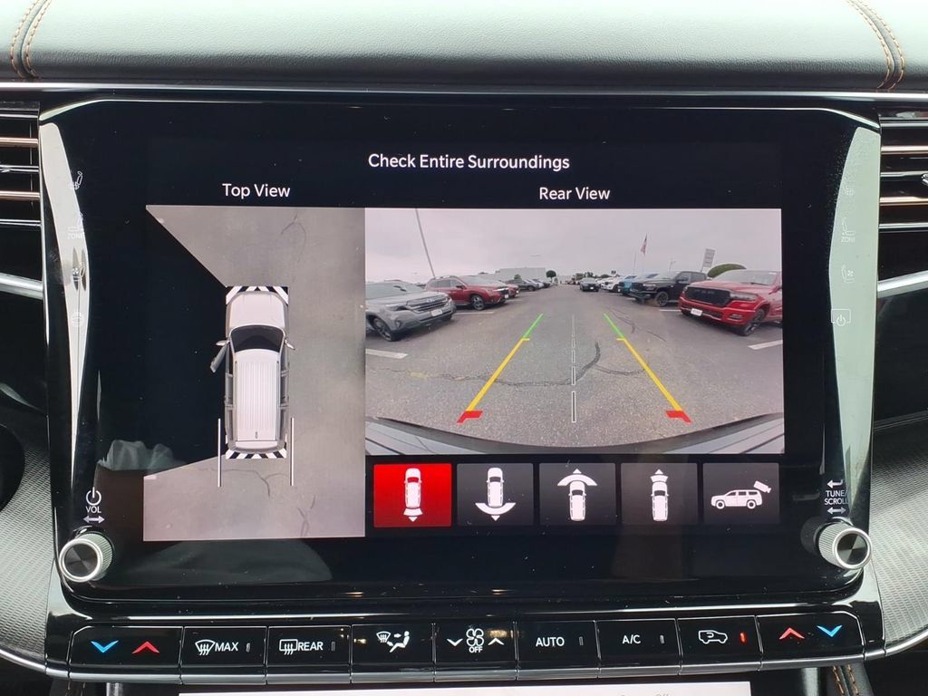 Used 2025 Jeep Grand Wagoneer L Series III w/ Rear Seat Video Group 1 AWD/4WD image 9
