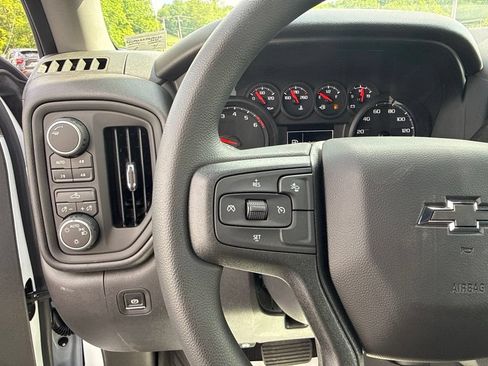 New 2026 Chevrolet Silverado 1500 Custom Trail Boss w/ LPO, Dark Essentials Package AWD/4WD image 17