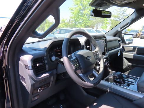 New 2026 Ford F150 XLT w/ Equipment Group 302A MID AWD/4WD image 9