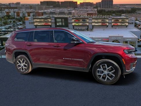 New 2025 Jeep Grand Cherokee L Limited image 1