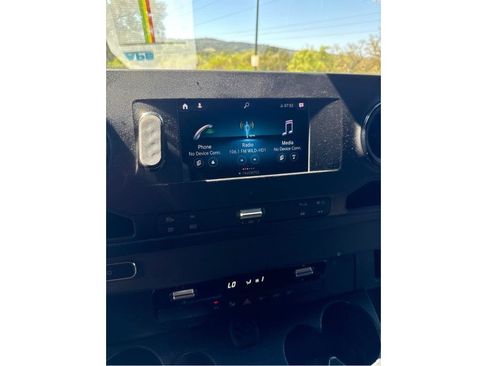 Used 2024 Mercedes-Benz Sprinter 2500 image 15