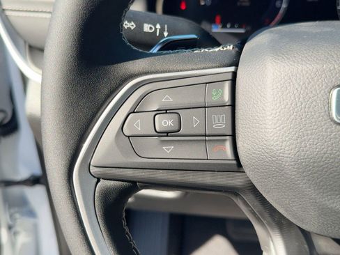 New 2025 Jeep Grand Cherokee L Laredo image 17