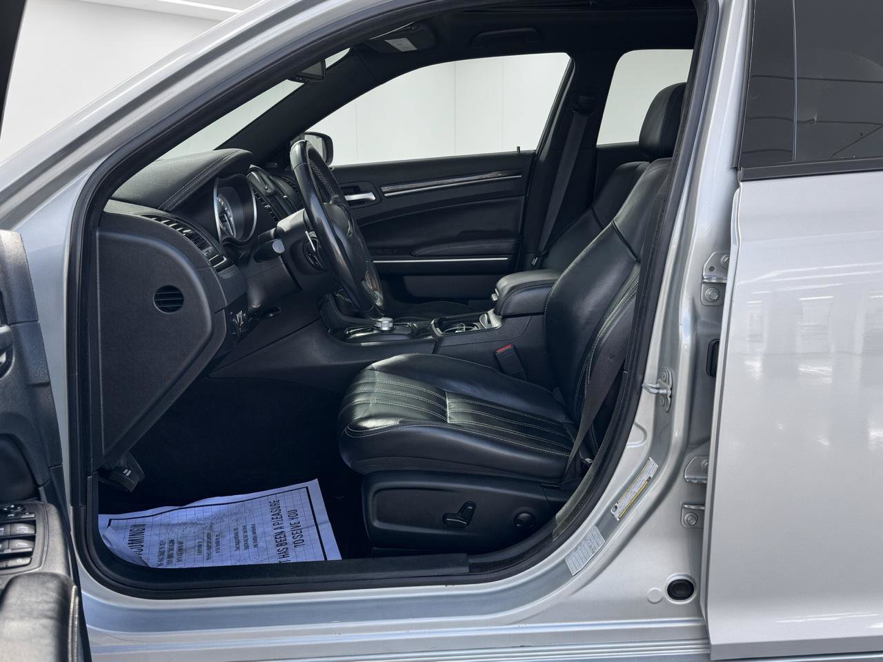 Used 2022 Chrysler 300 S RWD image 11