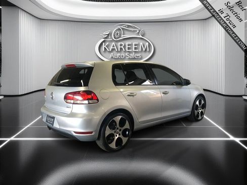 Used 2011 Volkswagen Golf 4-Door FWD image 5