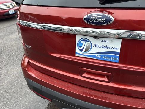 Used 2014 Ford Explorer XLT w/ Equipment Group 202A FWD image 17