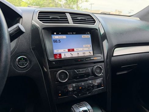 Used 2018 Ford Explorer XLT w/ Equipment Group 202A FWD image 16