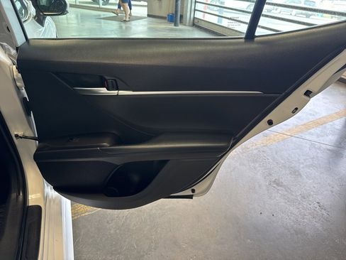 Used 2022 Toyota Camry SE image 29