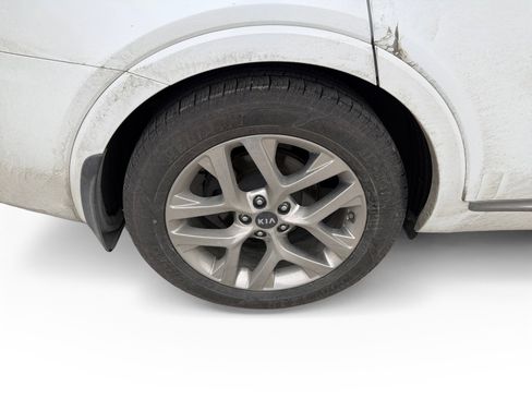 Used 2019 Kia Sorento SX image 16