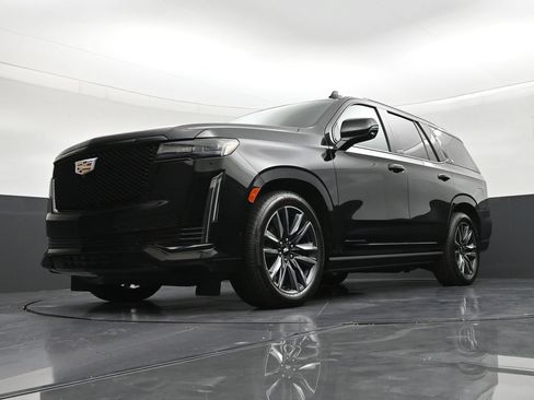 Used 2024 Cadillac Escalade Sport Platinum w/ LPO, Floor Liner Package AWD/4WD image 21