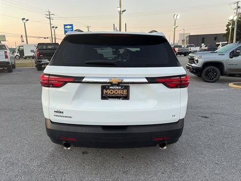 Used 2023 Chevrolet Traverse LT w/ LT Premium Package image 5