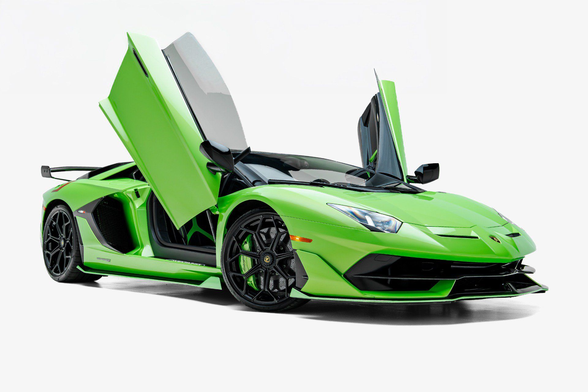 Used 2019 Lamborghini Aventador SVJ AWD/4WD image 18
