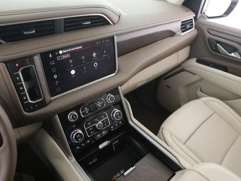Used 2024 GMC Yukon Denali AWD/4WD image 29