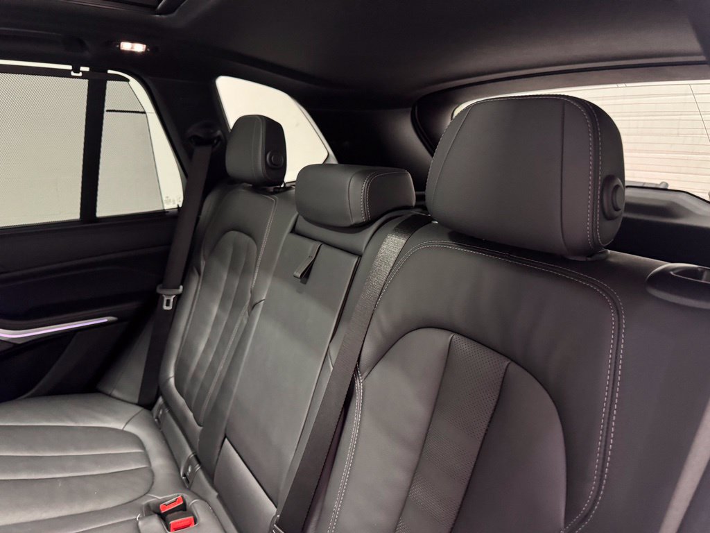 Used 2022 BMW X5 xDrive40i AWD/4WD image 34
