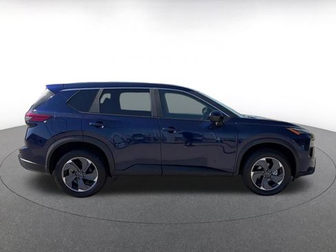 Used 2025 Nissan Rogue SV FWD image 16