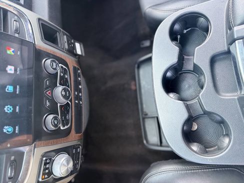 Used 2014 RAM 1500 Laramie AWD/4WD image 17