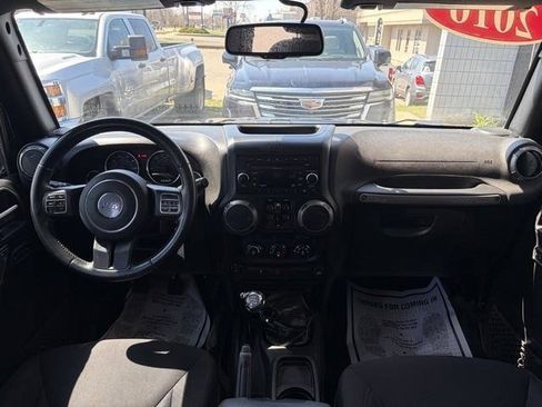 Used 2016 Jeep Wrangler Unlimited Sport image 23