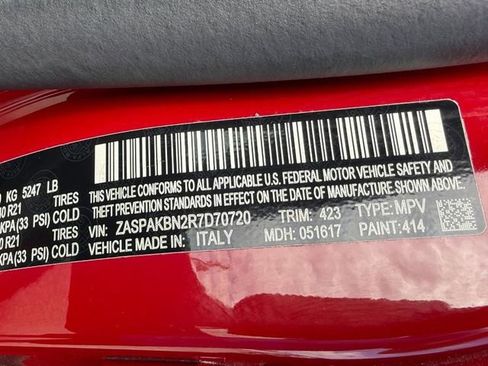 Used 2024 Alfa Romeo Stelvio Veloce image 23